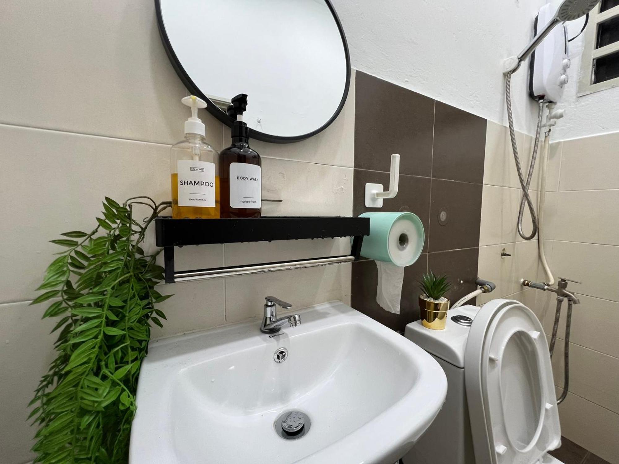Vila Demuji 4Br 10Pax 3Min To Ecm Kcm, Ps4 Kuantan Exteriér fotografie